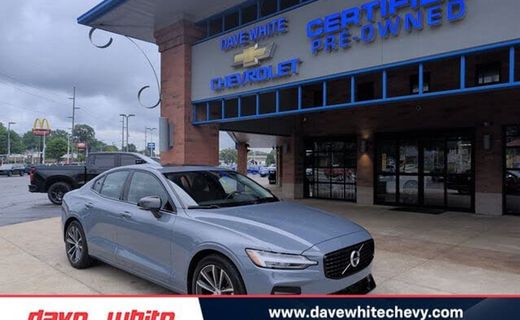 2022 Volvo S60
