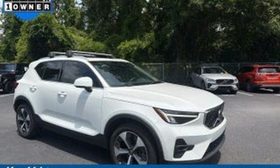 2023 Volvo XC40 Plus Bright
