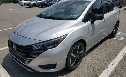 2023 Nissan Versa SR
