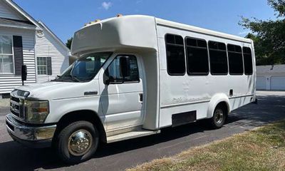 2015 Ford E-Series Chassis E 350 Super