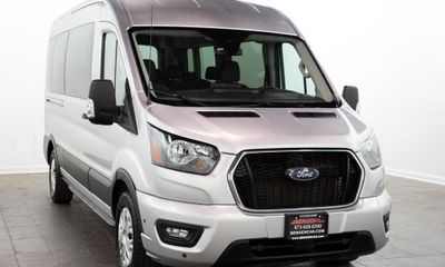2025 Ford Transit Medium Roof