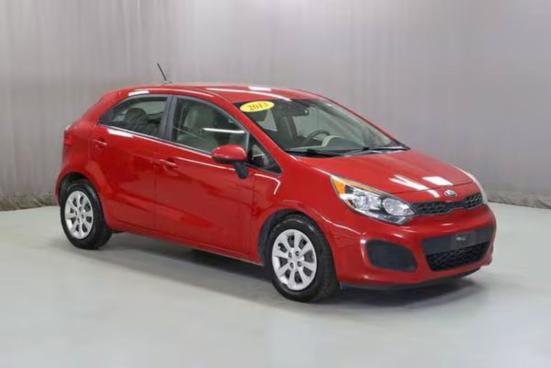 2013 Kia RIO — a typically priced live listing