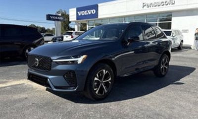 2024 Volvo XC60 Ultimate Dark