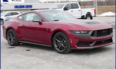 2025 Ford Mustang Dark Horse
