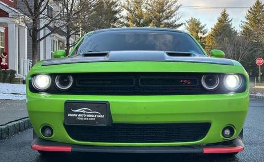 2015 Dodge Challenger SXT