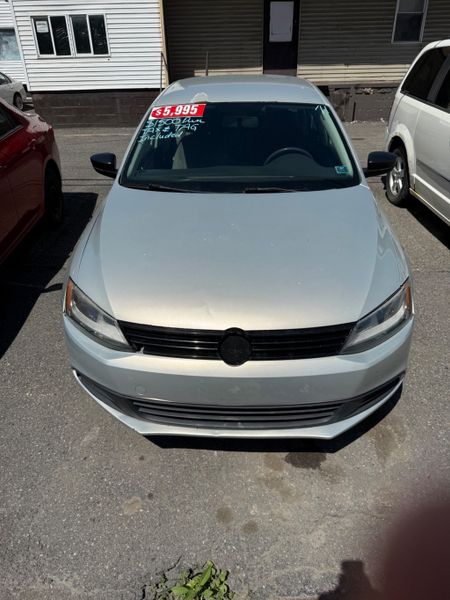 2011 Volkswagen Jetta — a typically priced live listing