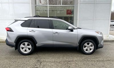 2021 Toyota RAV4 XLE HV