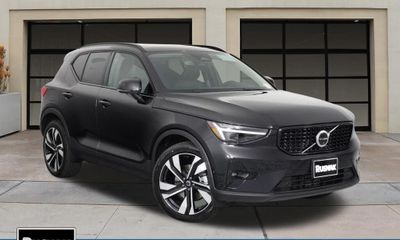 2026 Volvo XC40 Ultra Dark