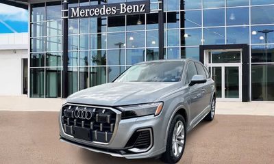 2025 Audi Q7 Quattro Premium Plus