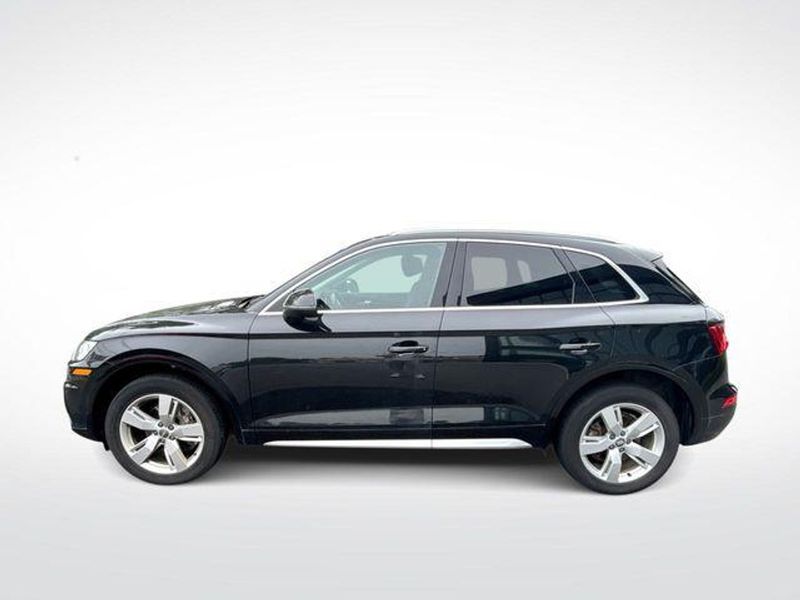 2019 Audi Q5 — a typically priced live listing