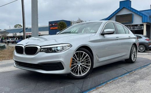 2019 BMW 530I