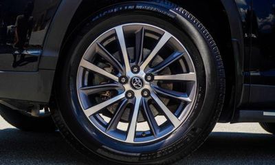 2019 Toyota Highlander SE XLE