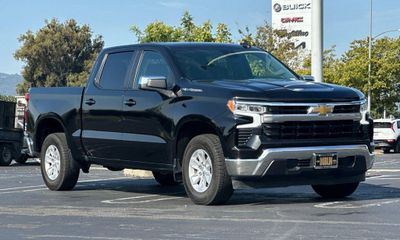 2025 Chevrolet Silverado LT