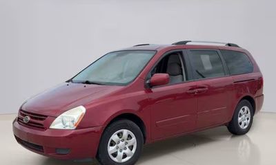 2010 Kia Sedona GL