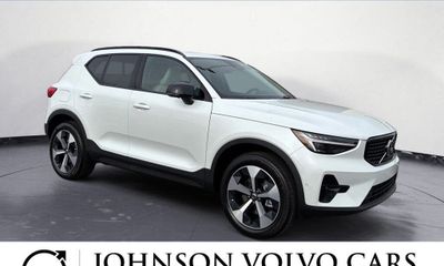 2026 Volvo XC40 Plus Dark