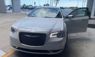 2019 Chrysler 300