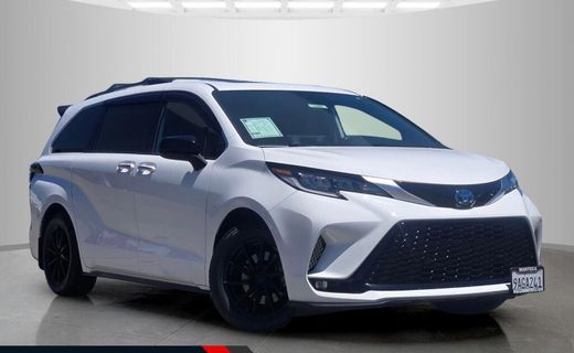 2022 Toyota Sienna XSE