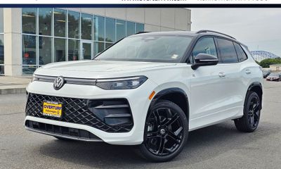 2026 Volkswagen Tiguan 4MOTION SE Black
