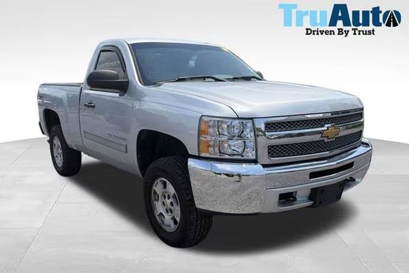 2013 Chevrolet Silverado — a typically priced live listing