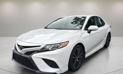 2020 Toyota Camry SE