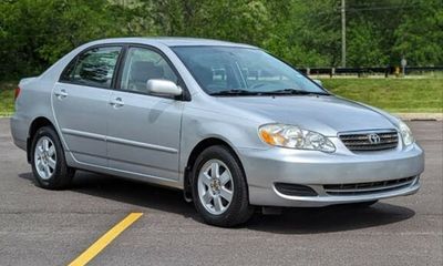 2005 Toyota Corolla LE