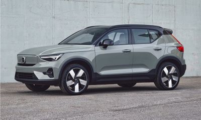 2023 Volvo XC40 Plus Dark