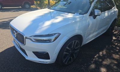 2018 Volvo XC60 R Design