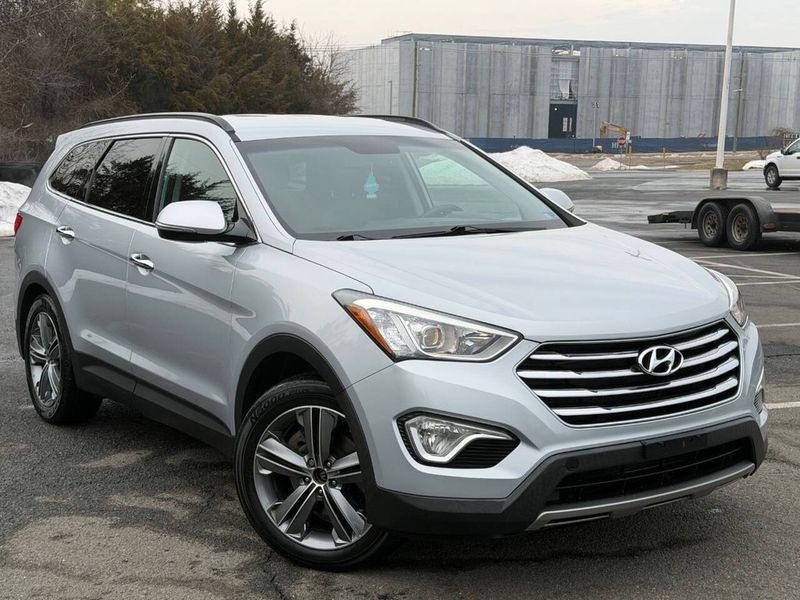 2016 Hyundai Santa Fe — a typically priced live listing