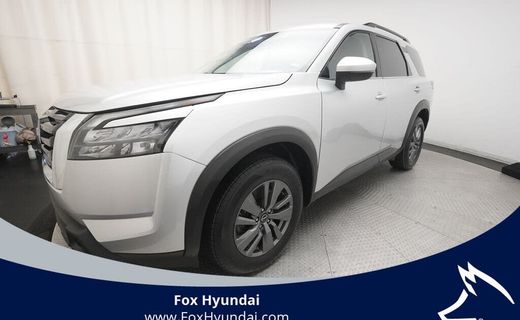 2024 Nissan Pathfinder SV