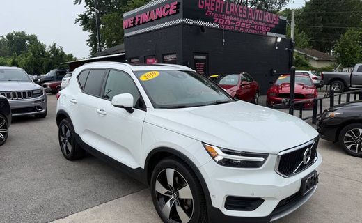 2019 Volvo XC40 Momentum