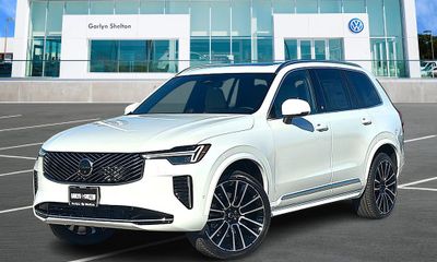 2026 Volvo XC90 Plus Bright