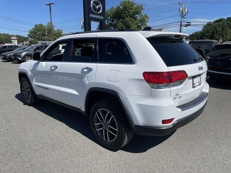 2019 Jeep Grand Cherokee — a typically priced live listing