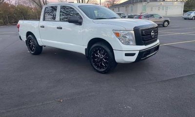 2022 Nissan Titan SV