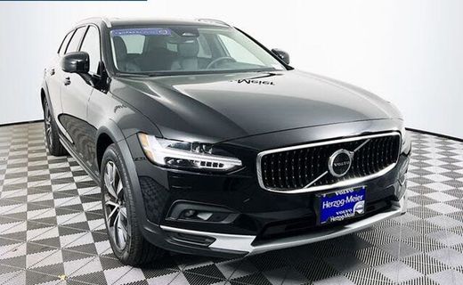 2024 Volvo V90CC Plus