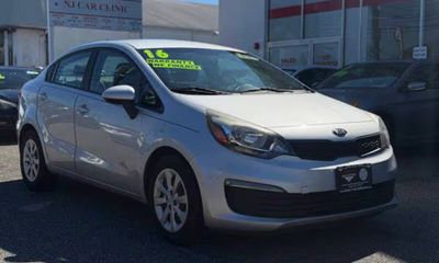 2016 Kia RIO LX A T