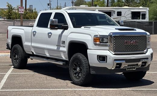 2017 GMC Sierra Denali