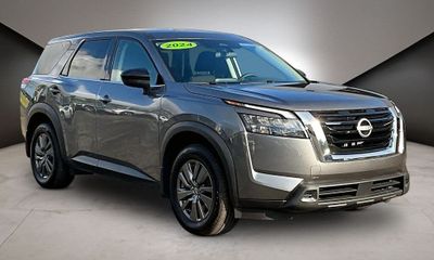 2024 Nissan Pathfinder S