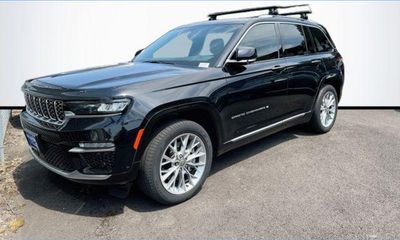 2022 Jeep Grand Cherokee Summit