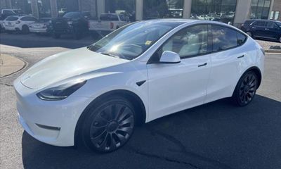 2023 Tesla Model Y Performance