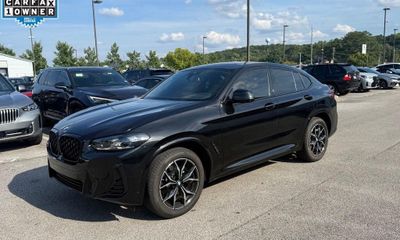 2025 BMW X4 xDrive 30i