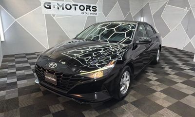 2023 Hyundai Elantra SE