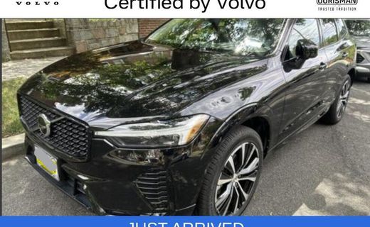 2023 Volvo XC60 Plus Dark