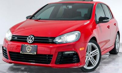 2013 Volkswagen Golf R 4 Door W