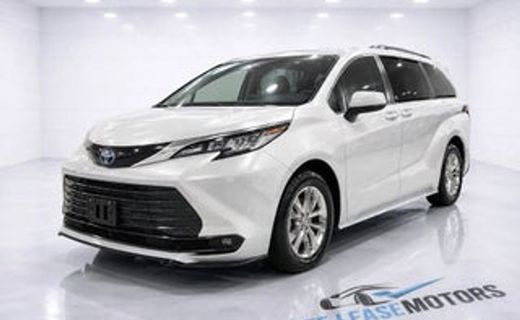 2023 Toyota Sienna LE
