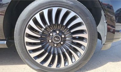 2019 Lincoln Navigator L BL