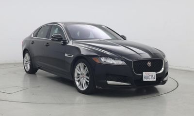 2017 Jaguar XF Prestige