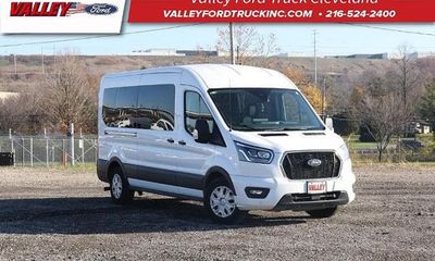 2023 Ford Transit Medium Roof