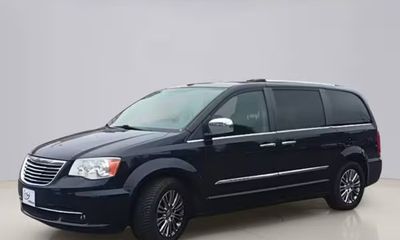 2011 Chrysler Town AND Country Limited