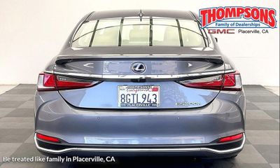 2019 Lexus ES 300H