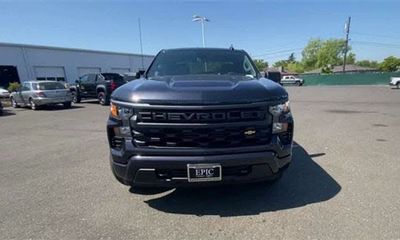 2022 Chevrolet Silverado Custom